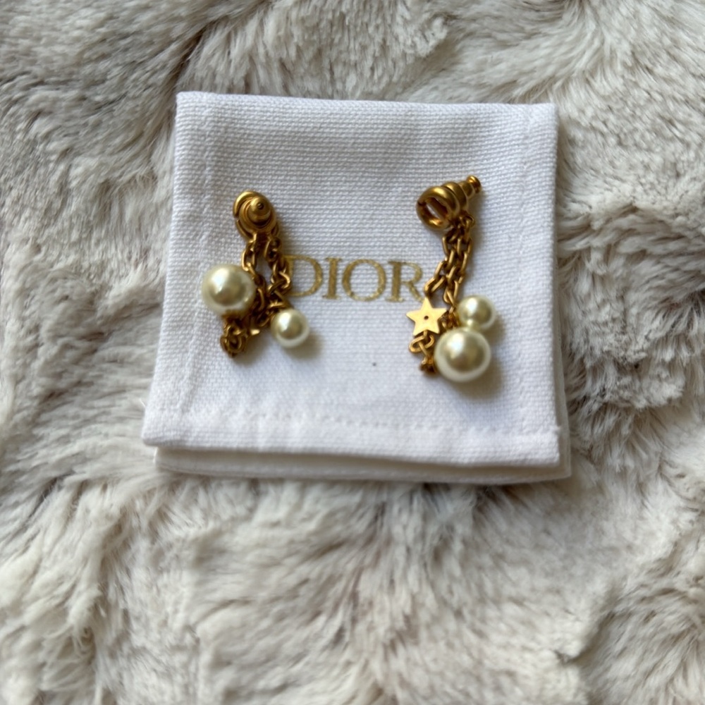 DIOR CD Gold Lucky Star Pearl Drop Earrings with Pouch - Picture 3 of 6